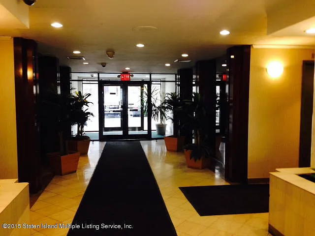 1 bed, 1.0 bath, 725 sqft, $2,000 — Photo 2