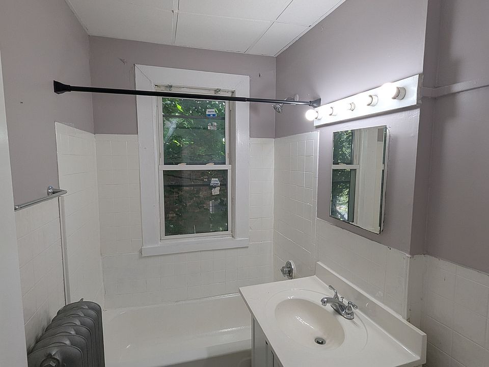 1st image of 121 Zion St #3