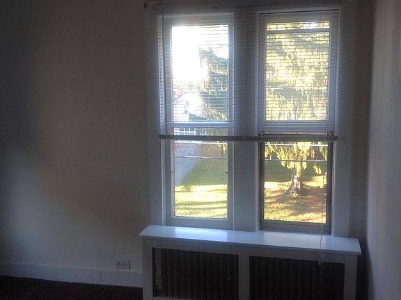 4th image of 32 Waterbury St APT 7
