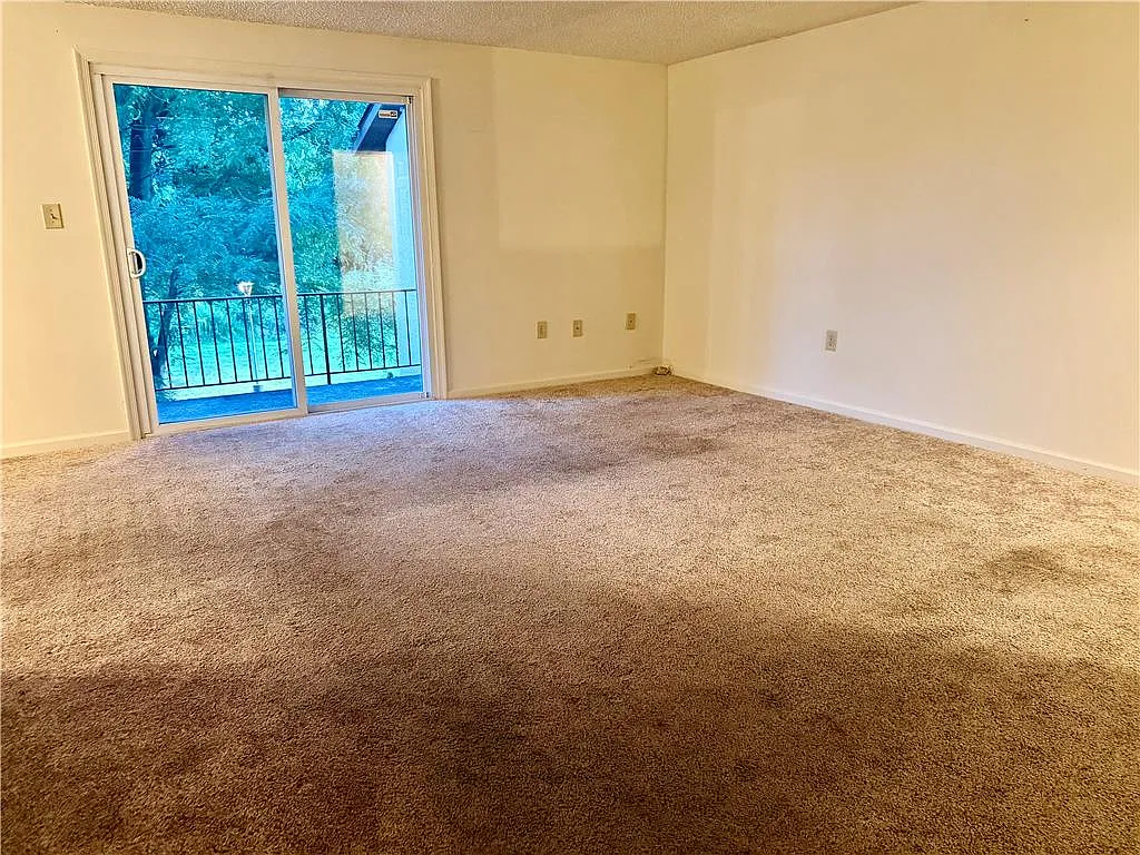 2 bed, 2.0 bath, 1129 sqft, $1,800 — Photo 3