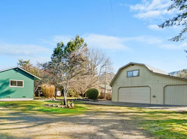 61 Kingston Rd, McKinleyville, CA 95519