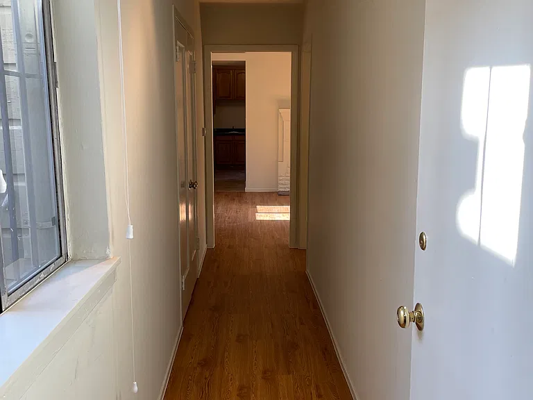 2514 Clay St #6 — Photo 2