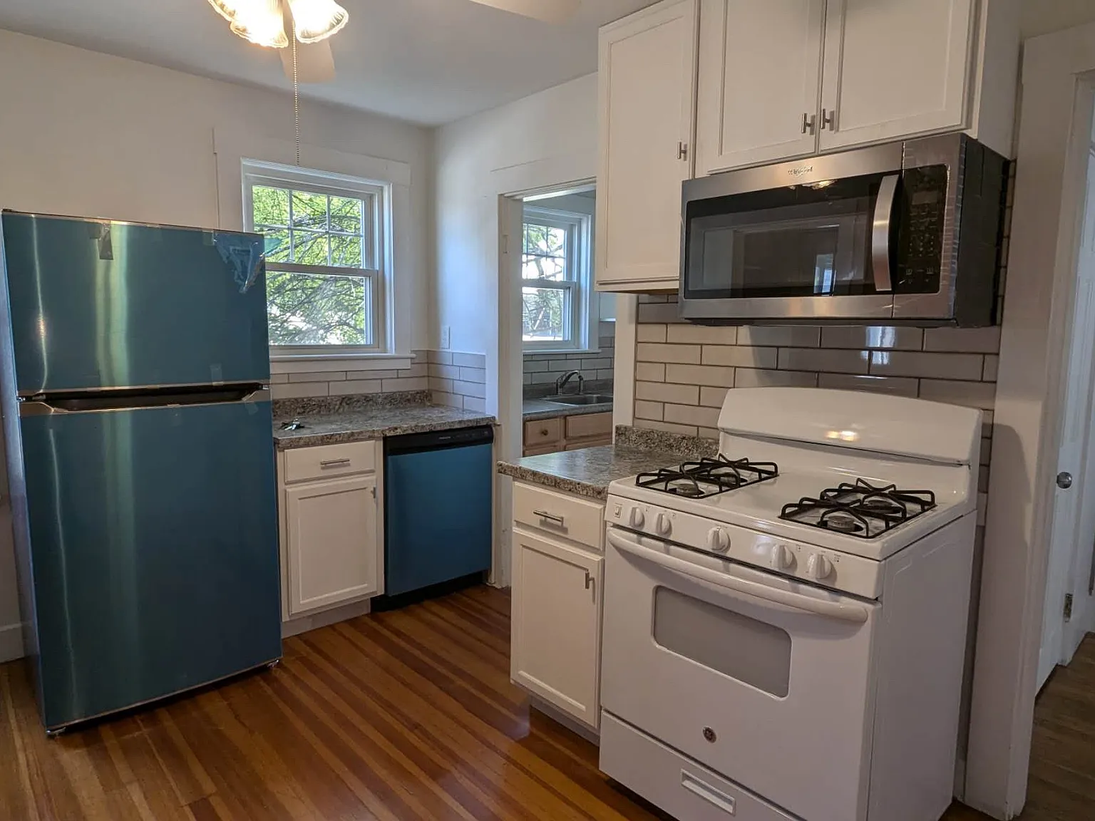 2 bed, 1111 sqft, $2,850 — Photo 2