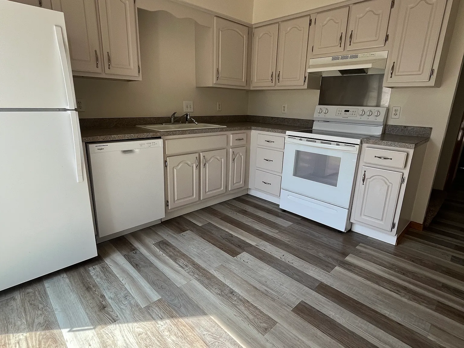 2 bed, 1.5 bath, 1104 sqft, $1,500 — Photo 3