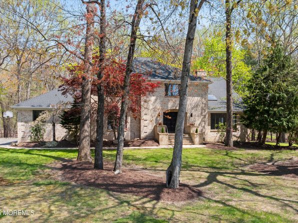 37 Eric Court, Morganville, NJ 07751