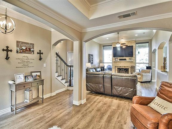 5th image of 2804 Willow Ridge Cir