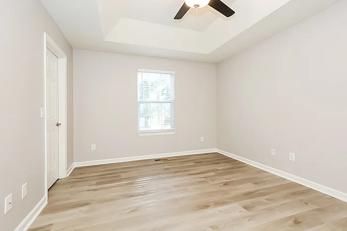 1031 Heydel Cir — Photo 10