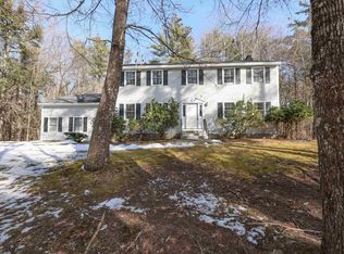 3 Colonel Daniels Dr, Bedford, NH 03110
