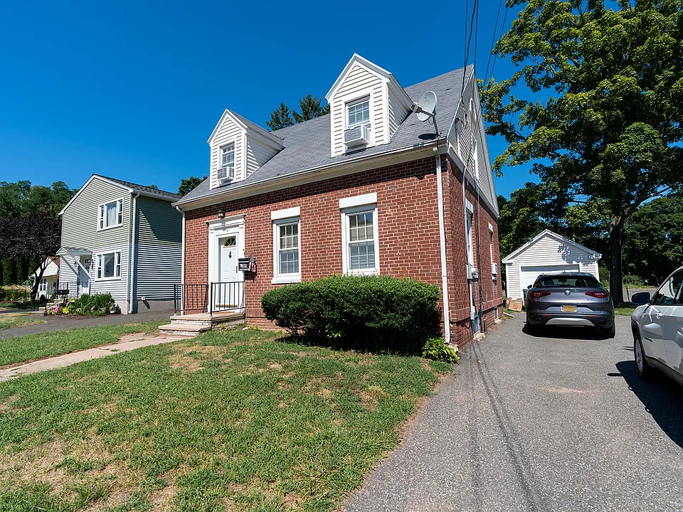 189 School St