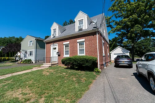 189 School St Photo 1
