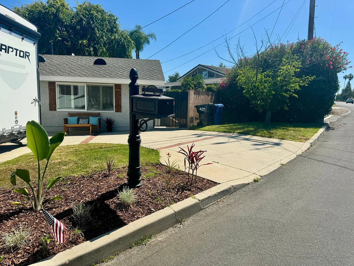 367 Capri Dr, Simi Valley, CA 93065 HotPads