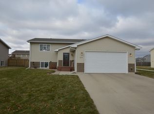 1014 15th Ave SW, Aberdeen, SD 57401