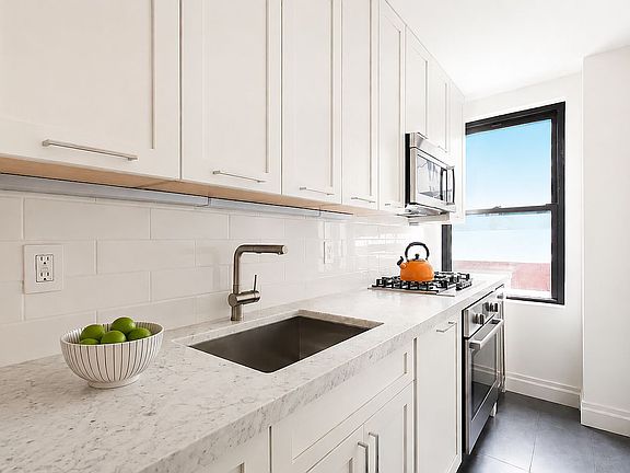 3rd image of 230 Riverside Dr APT 17D