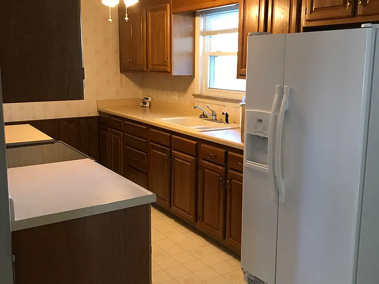 1669 Desoto Ln — Photo 1