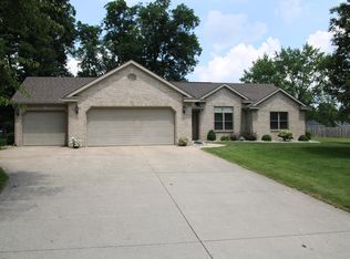 420 Beechwood Dr, Ossian, IN 46777