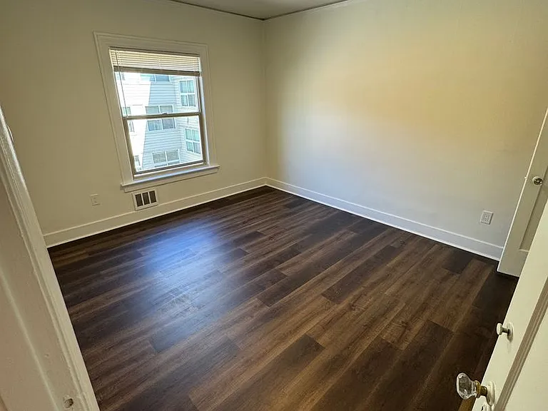 5th & Mercer Apartments — Photo 35
