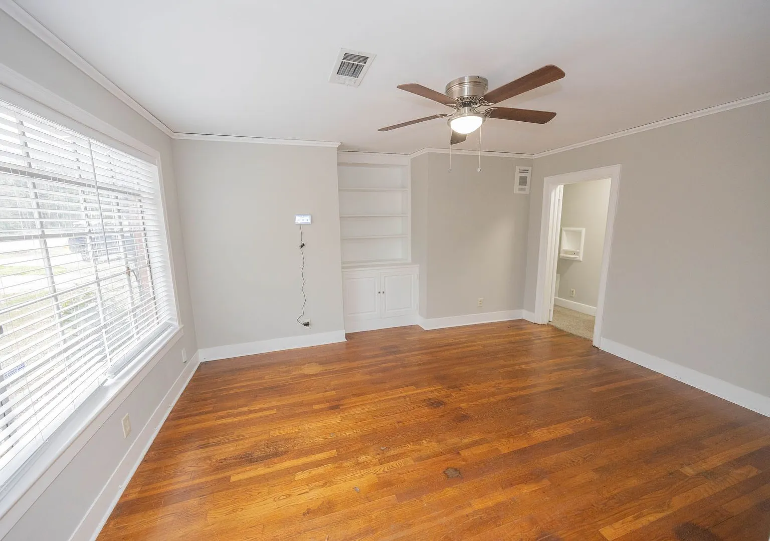 2058 Woodley Rd. — Photo 3