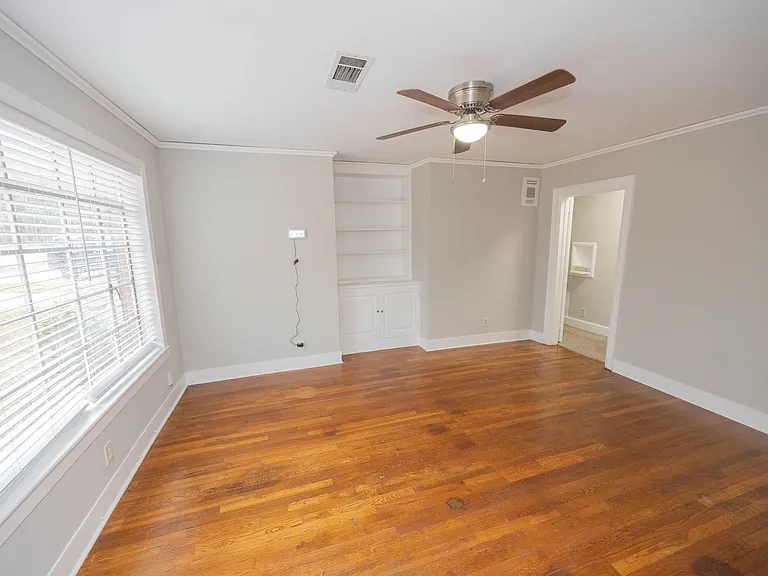 2058 Woodley Rd — Photo 3