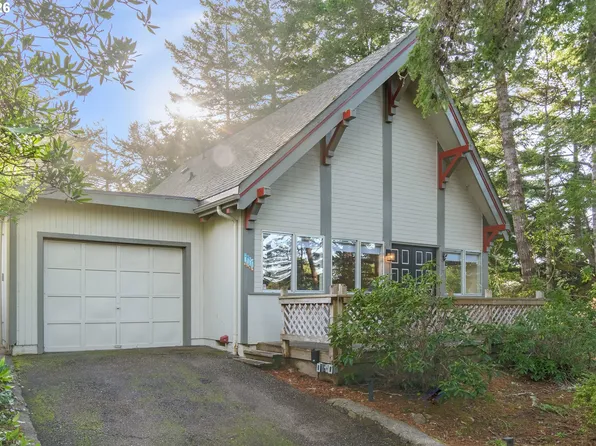 1310 Mulberry Ln, Florence, OR 97439