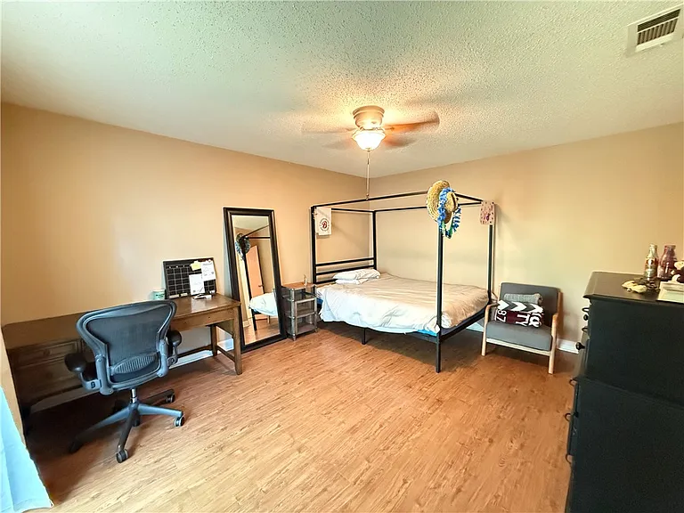 1609 Lemon Tree Ln — Photo 13