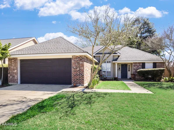 104 Queensford Way, Youngsville, LA 70592