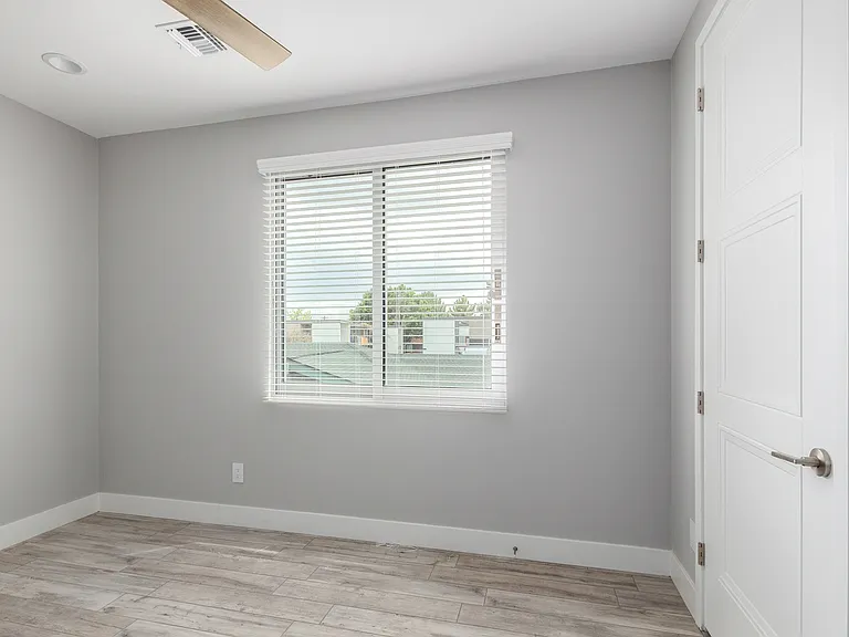 4525 N 40th St #5 — Photo 15