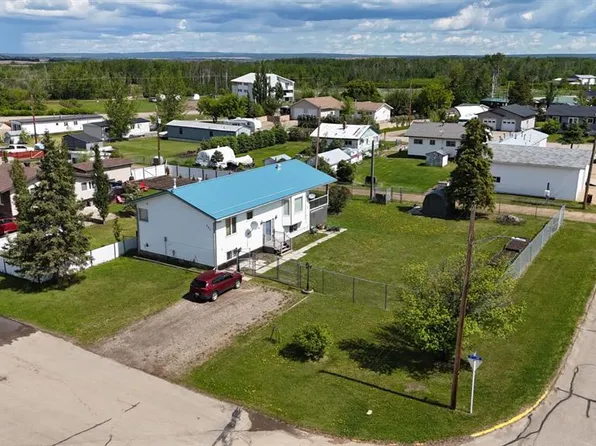 908 S 4th Ave, Hines Creek, AB T0H 2A0