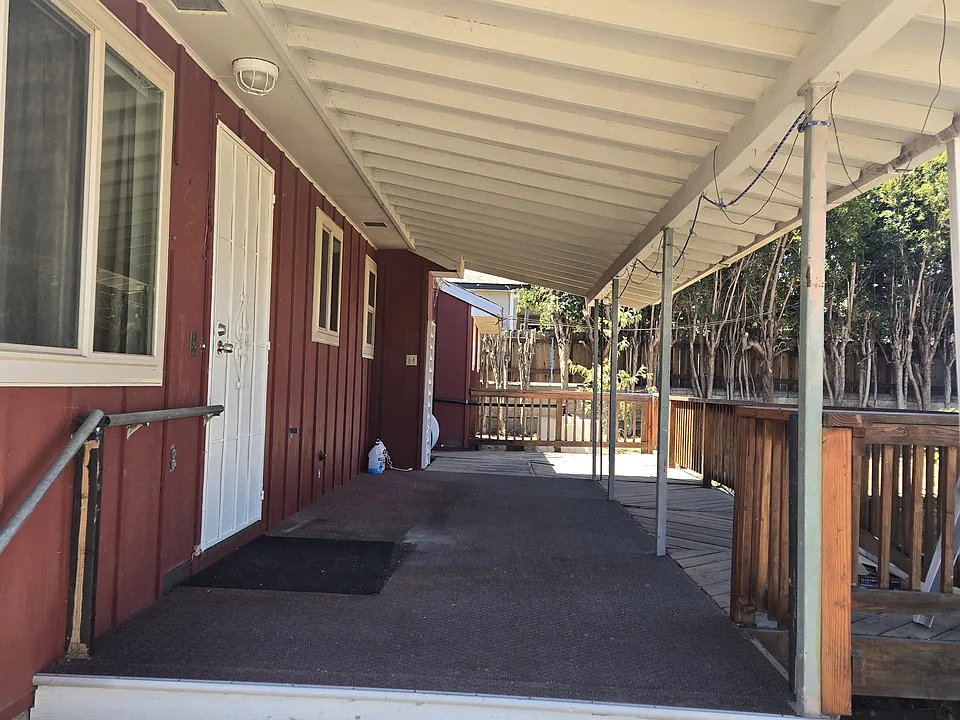 160 Anacapa Dr