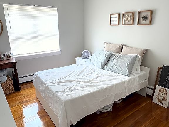 3rd image of 61 Selkirk Rd APT 8