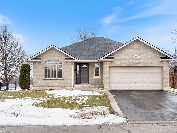 3rd image of 332 Duncombe Rd