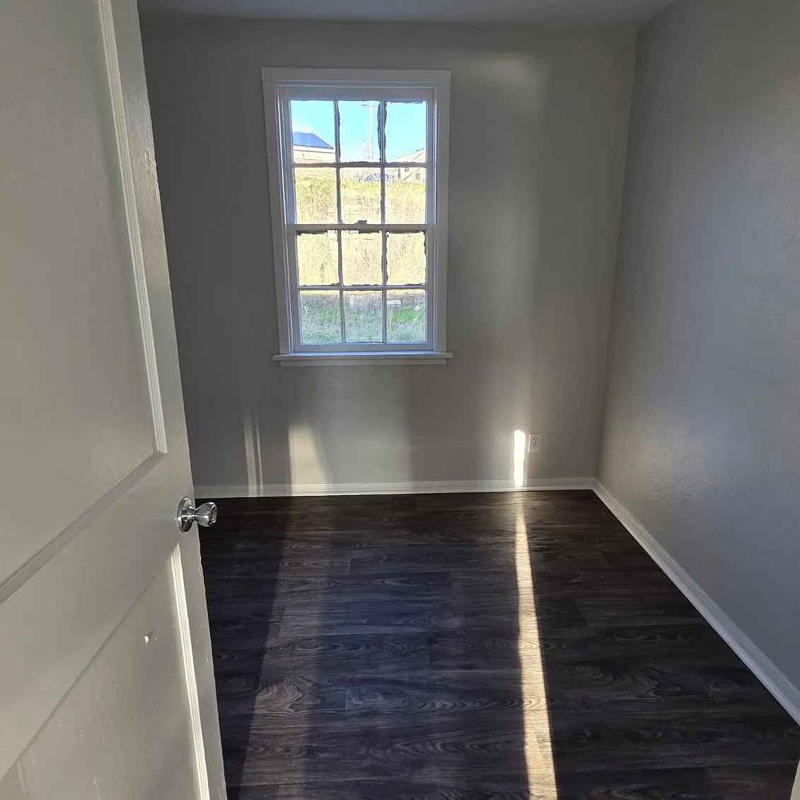 3 bed, $1,300 — Photo 4