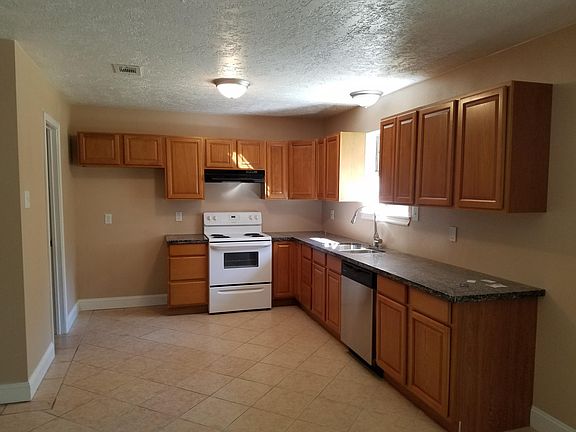 4th image of 8510 Deerfield Dr