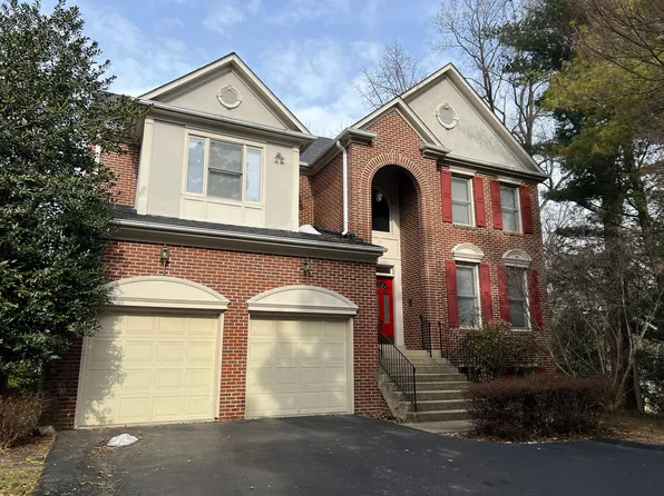 9425 Spruce Tree Cir, Bethesda, MD 20814