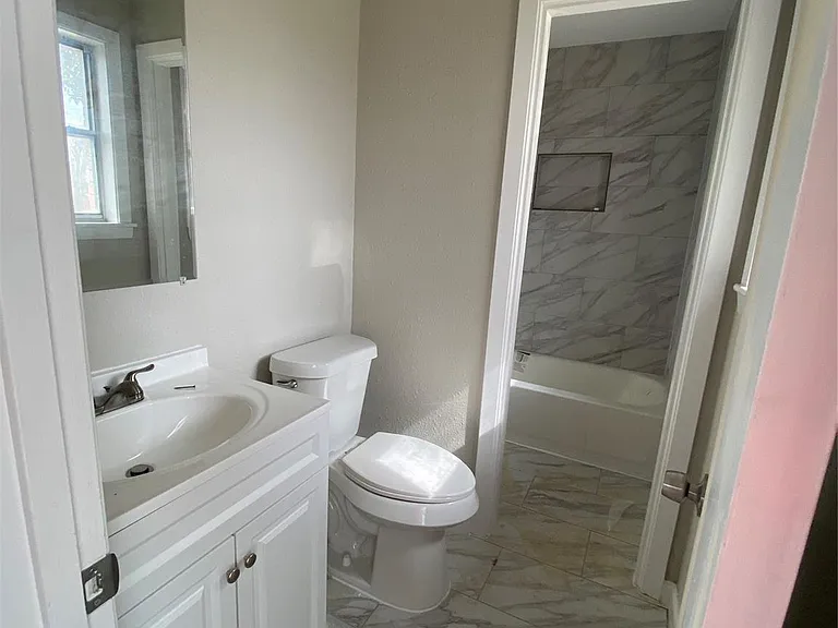 1105 Alice St — Photo 13
