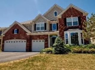 162 Charleston Ln, Gilberts, IL 60136