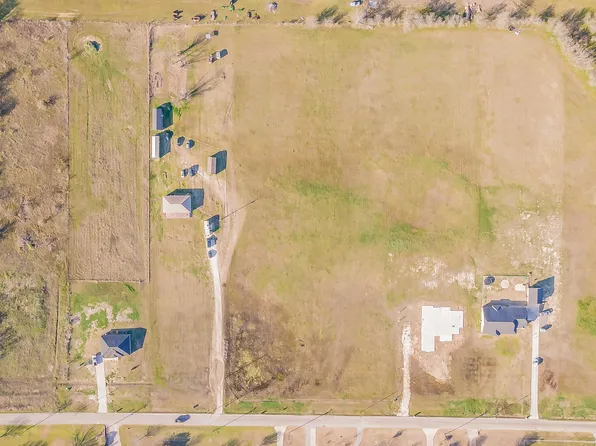 401 E Vaughn Rd, Cleburne, TX 76031