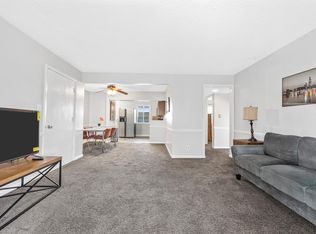 1843 Gascony Parc Dr, Lake Saint Louis, MO 63367