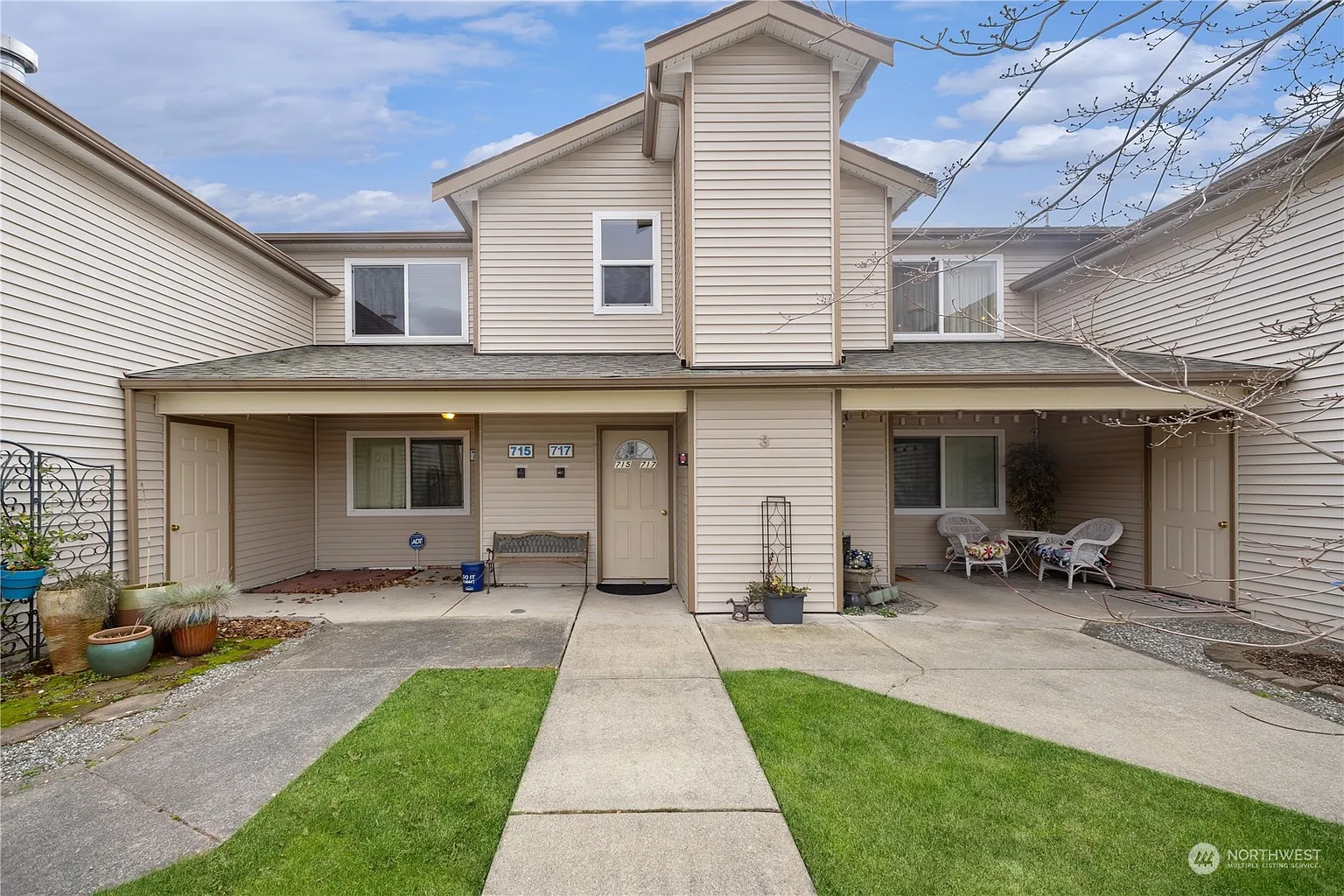 717 Cascade Palms Court photo 1