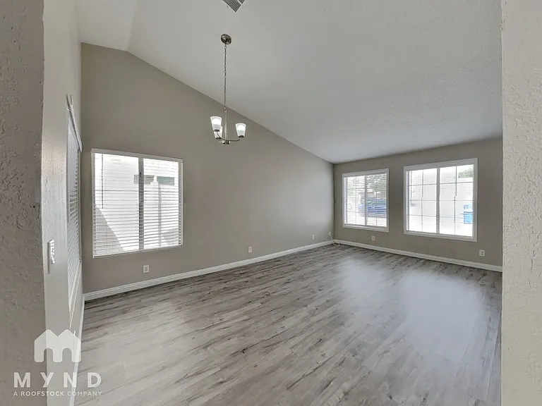 5681 Odessa Dr — Photo 11