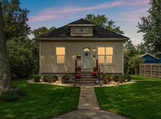 410 Park Ave, Chesterton, IN 46304