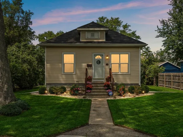 410 Park Ave, Chesterton, IN 46304