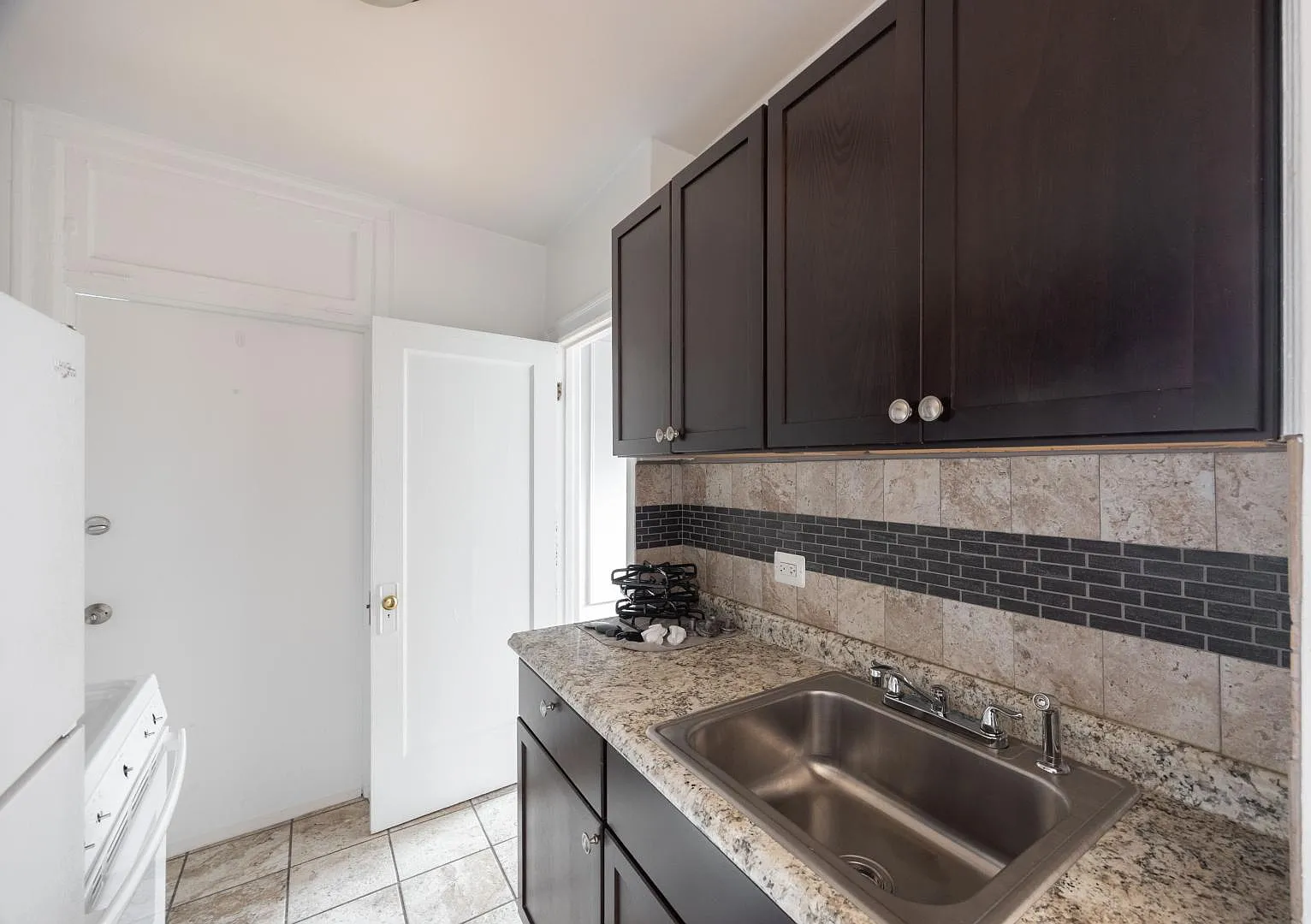 1371 West Estes Avenue #3D — Photo 4