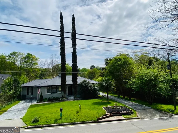 288 Davis Ave, Toccoa, GA 30577