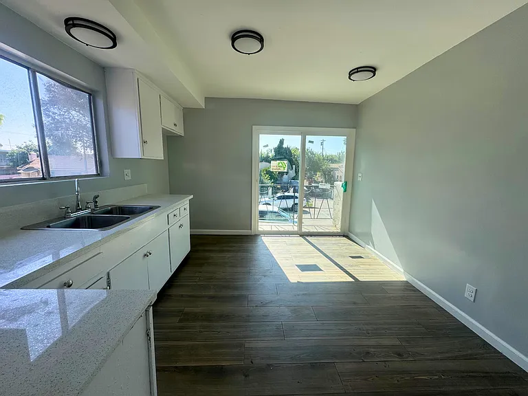 2939 S Orange Dr #3 — Photo 4