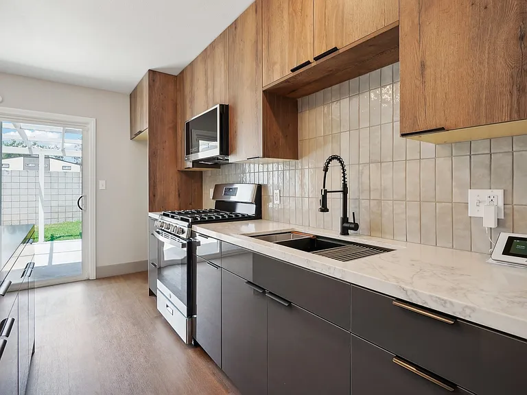 1539 W Stanford St #B — Photo 4