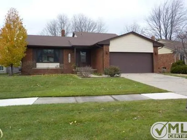 1839 Lakewood Dr, Troy, MI 48083