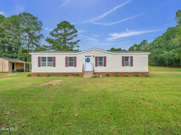 2216 Bell Williams Road, Burgaw, NC 28425
