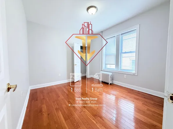 943-45 Pavonia Avenue image 1 of 4
