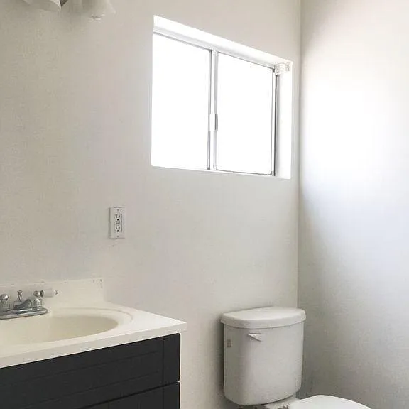 In-Suite Bathroom 01