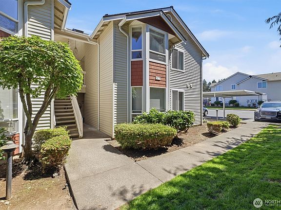 2nd image of 800 96th Avenue NE #J202